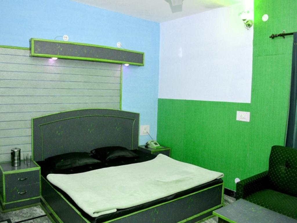 Kasauli Hotel Puri Pokój zdjęcie
