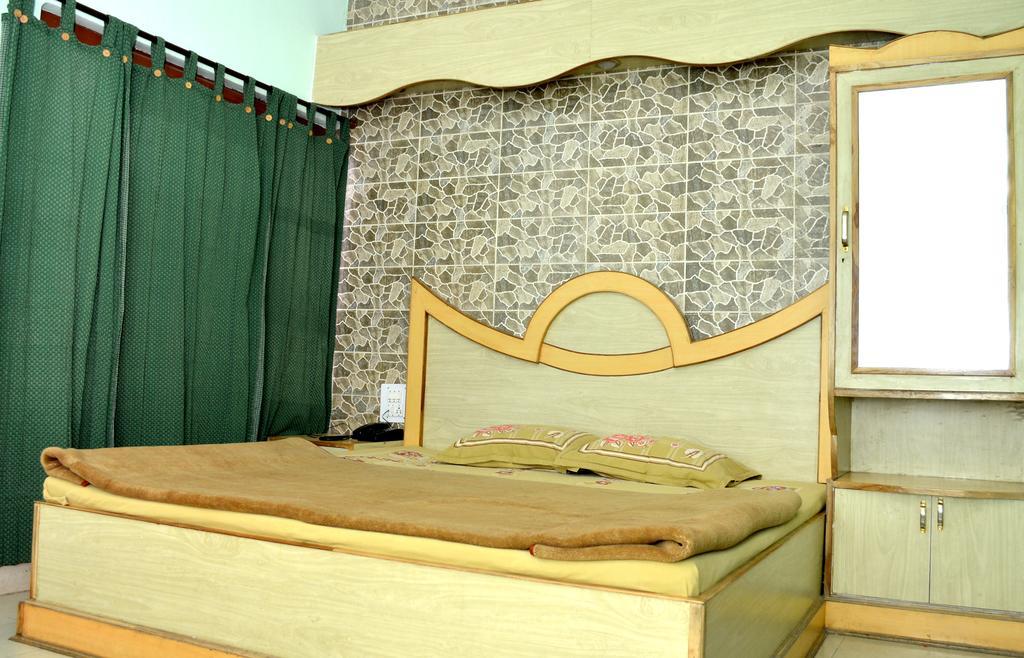 Kasauli Hotel Puri Pokój zdjęcie